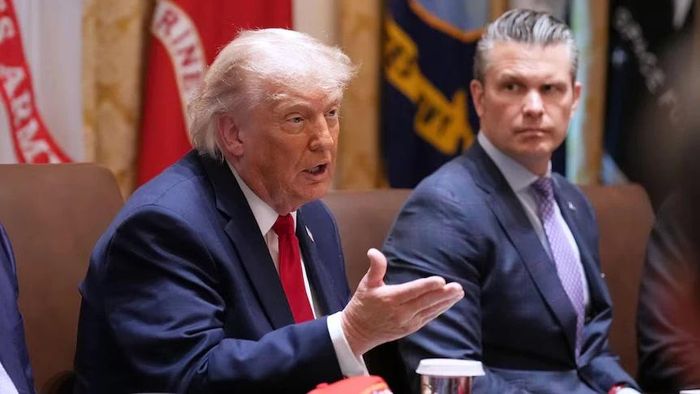 Trước cuộc họp, Tổng thống Donald Trump cho biết ông đang tìm cách đưa ra “quyết định cuối cùng” về một thỏa thuận sơ bộ. Ảnh AP