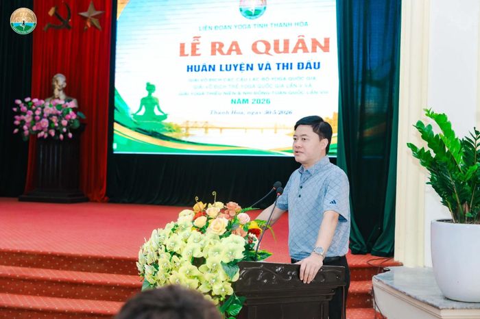 Phó Giám đốc Sở VH TT &amp; DL Nguyễn Duy Tự phát biểu động viên &amp; chia sẻ với các đoàn VĐV Yoga Thanh Hóa tại lễ ra quân.