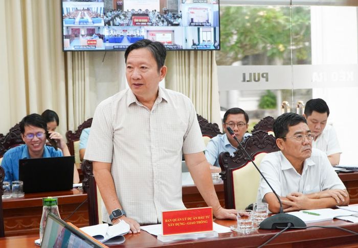 Ban Quản lý dự án đầu tư xây dựng - giao thông tỉnh An Giang báo cáo tại hội nghị.