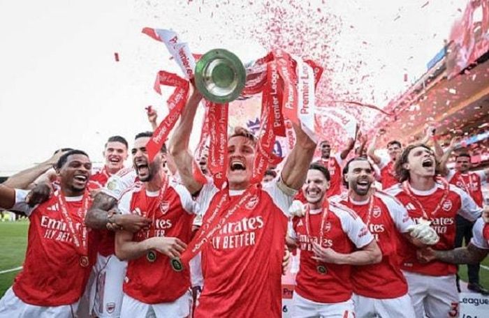 Arsenal đăng quang ở Ngoại hạng Anh dựa trên hàng thủ thép.