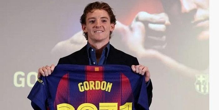 Newcastle thu về gần 70 triệu bảng từ chữ ký của Gordon.