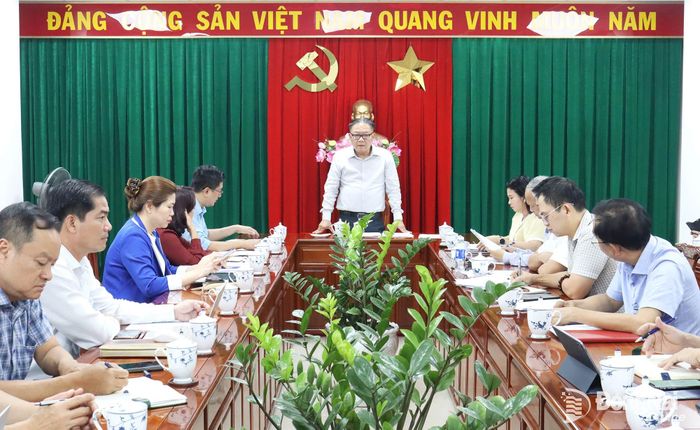 Ủy viên Ban Thường vụ Thành ủy, Phó Bí thư Thường trực Đảng ủy UBND thành phố, Phó Chủ tịch Thường trực UBND thành phố Đồng Nai Nguyễn Kim Long phát biểu tại buổi làm việc. Ảnh: Hoàng Lộc