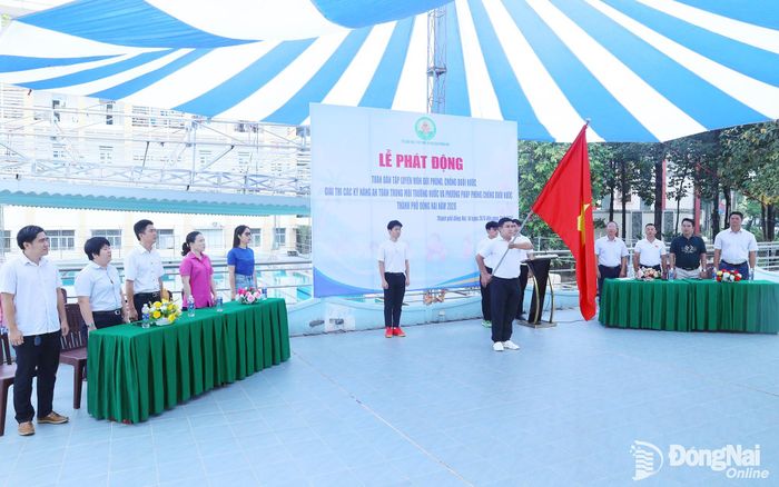 Quang cảnh Lễ phát động toàn dân tập luyện môn bơi phòng, chống đuối nước thành phố Đồng Nai năm 2026. Ảnh: Huy Anh