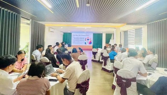 Quang cảnh lớp tập huấn Chương trình rèn luyện kỹ năng công dân thế kỷ 21. Ảnh: Sở GD&ĐT