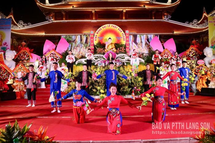 Chương trình văn nghệ chào mừng Đại lễ Phật đản