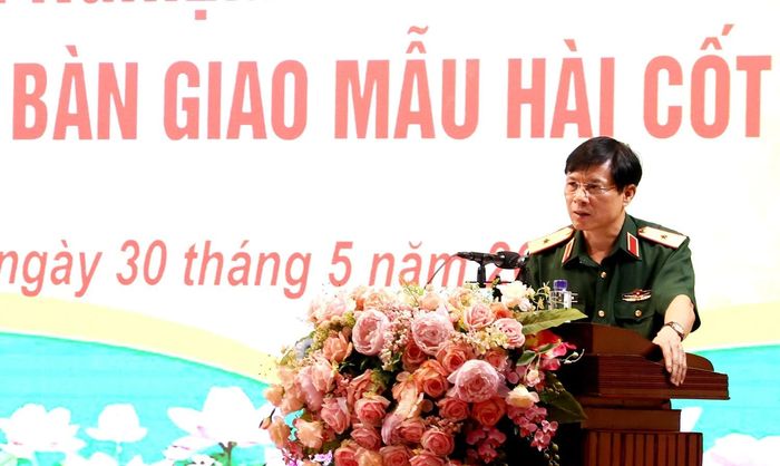 Thiếu tướng Nguyễn Hồng Thái phát biểu tại hội nghị rút kinh nghiệm.