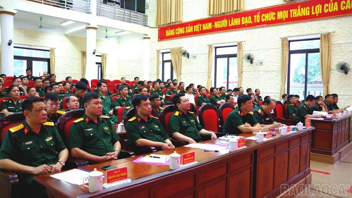 Các đại biểu tham dự tọa đàm.