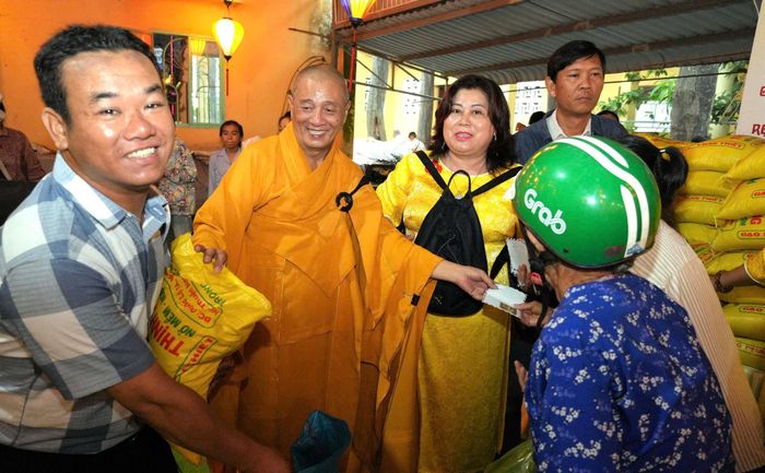 "Phiên chợ 0 đồng" tại xã Hàm Kiệm