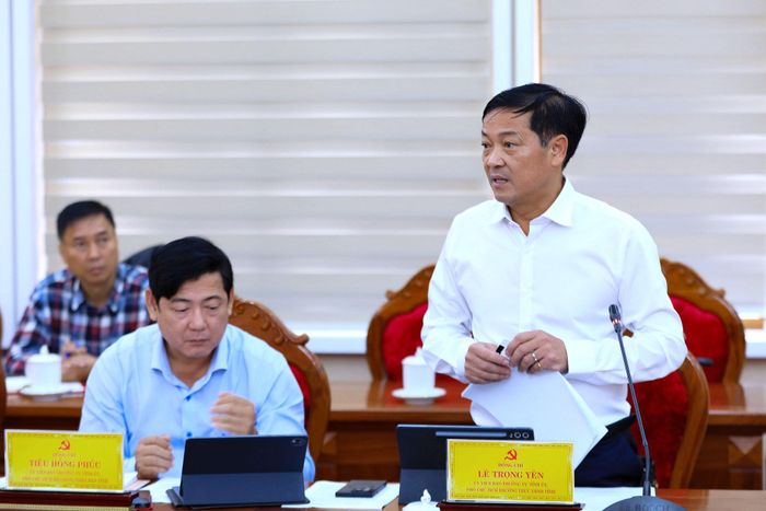 Ủy viên Ban Thường vụ Tỉnh ủy, Phó Chủ tịch Thường trực UBND tỉnh Lâm Đồng Lê Trọng Yên đề xuất theo dõi, giám sát để kịp thời xử lý tình trạng lấn chiếm đất rừng, lấn chiếm đất đai dọc quốc lộ