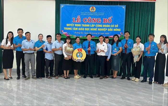 Ra mắt đoàn viên công đoàn nhân Tháng công nhân 2026 (Ảnh: Q.Hùng)
