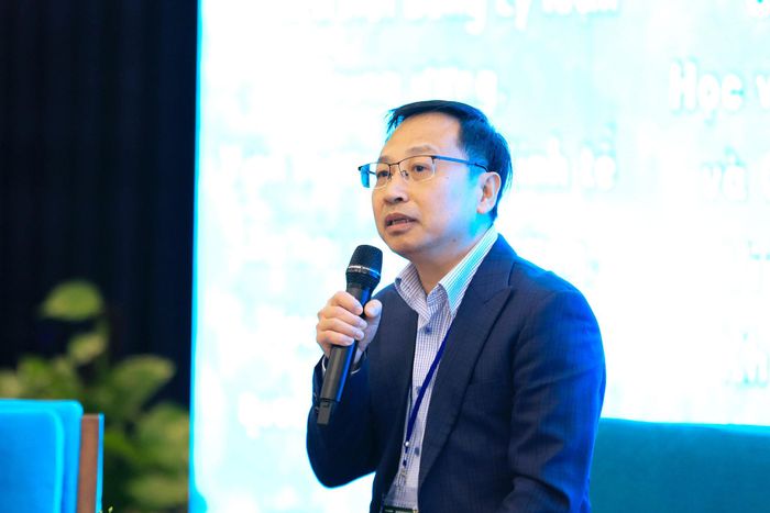 PGS. TS Hoàng Anh Sơn, Giám đốc Học viên Khoa học và Công nghệ tọa đàm về thế mạnh bô xít và tiềm năng trở thành trung tâm công nghiệp quốc gia của Lâm Đồng