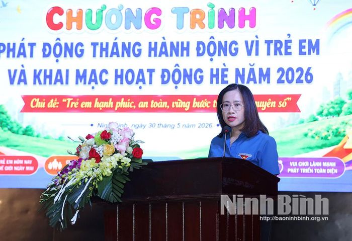 Đồng chí Lê Thị Mai Phương, Phó Bí thư Tỉnh đoàn, Chủ tịch Hội đồng Đội tỉnh phát biểu tại chương trình.