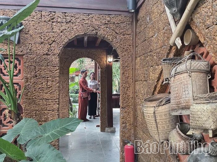 Khác biệt lớn nhất làm nên thương hiệu của Lương Sơn Retreat chính là sự tôn vinh giá trị văn hóa Mường một cách chân thực.