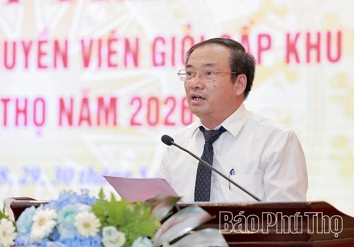 Đồng chí Trưởng Ban Tuyên giáo và Dân vận Tỉnh ủy Lương Đức Minh phát biểu tại lễ bế mạc hội thi.