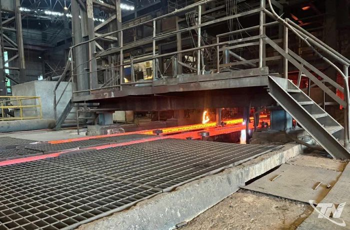Các đơn vị ngành luyện kim trên địa bàn tỉnh tăng cường đầu tư công nghệ, tự động hóa dây chuyền sản xuất, hạn chế sử dụng lao động trong các khâu tiềm ẩn nguy cơ tai nạn lao động.