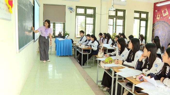 Môi trường học tập, rèn luyện tại các nhà trường góp phần phát hiện, bồi dưỡng học sinh ưu tú cho Đảng.