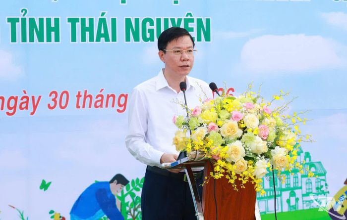 Đồng chí Dương Văn Tiến, Ủy viên Ban Thường vụ Tỉnh ủy, Trưởng Ban Tổ chức Tỉnh ủy phát biểu tại Lễ phát động.