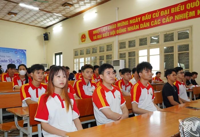 Sinh viên tham dự Hội nghị.