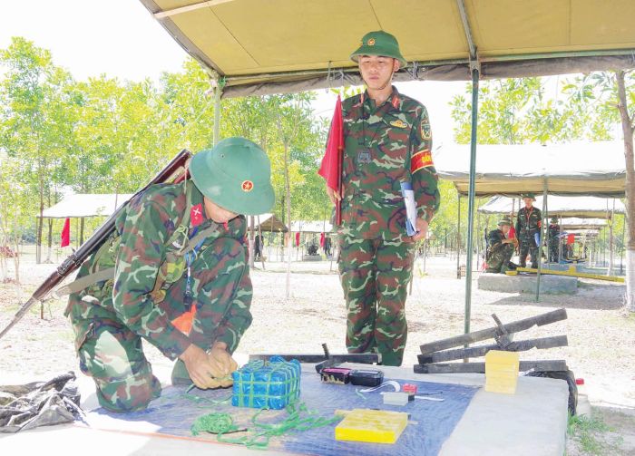 Thực hành gói buộc chuẩn bị thuốc nổ 