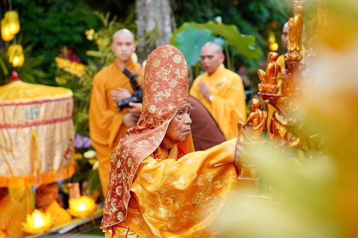 Trước khi diễn ra nghi thức rước Phật là nghi thức tắm Phật hay còn gọi là lễ Mộc dục 