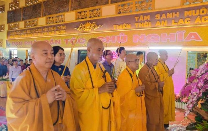 Niêm hương, bạch Phật