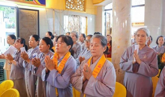 Khóa lễ tụng sám Khánh đản