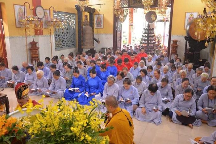 Khóa lễ tụng kinh