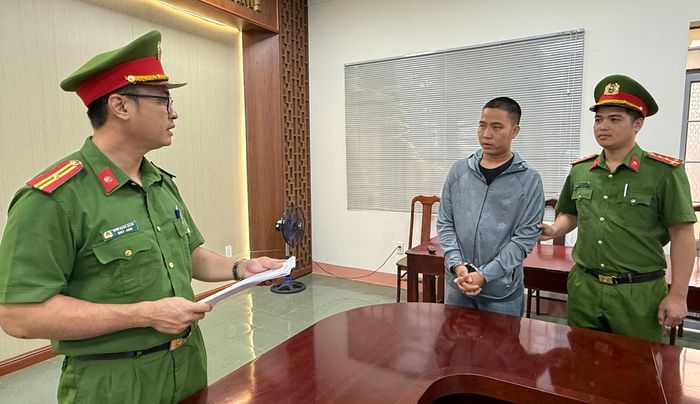 Khởi tố tài xế xe tải vượt ẩu cán tử vong nữ sinh lớp 9. Ảnh: CACC