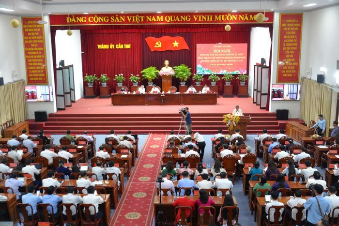 Quang cảnh Hội nghị sơ kết 1 năm vận hành mô hình tổ chức tổng thể của hệ thống chính trị và mô hình chính quyền địa phương 2 cấp tại Cần Thơ ngày 30/5.