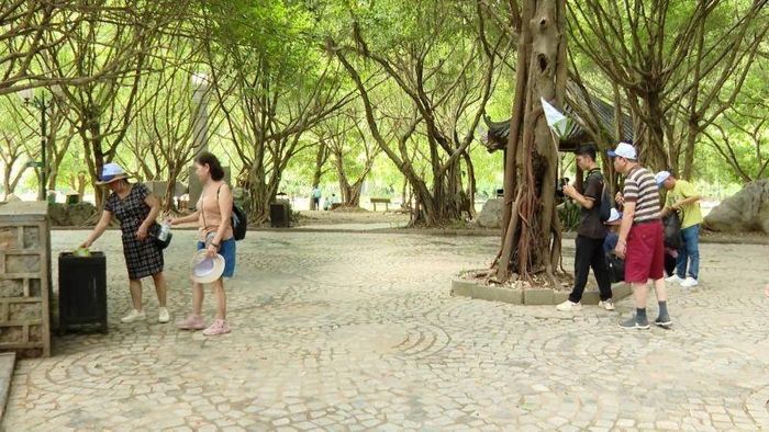 Tỉnh Ninh Bình khuyến khích du khách trở thành “du khách có trách nhiệm”, trải nghiệm du lịch gắn với bảo vệ môi trường.