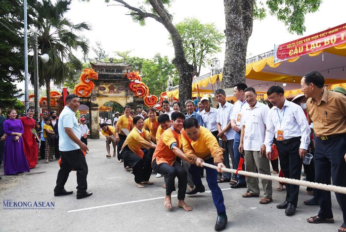 Thi kéo co sau phần khai mạc lễ hội. Ảnh: Mekong ASEAN.
