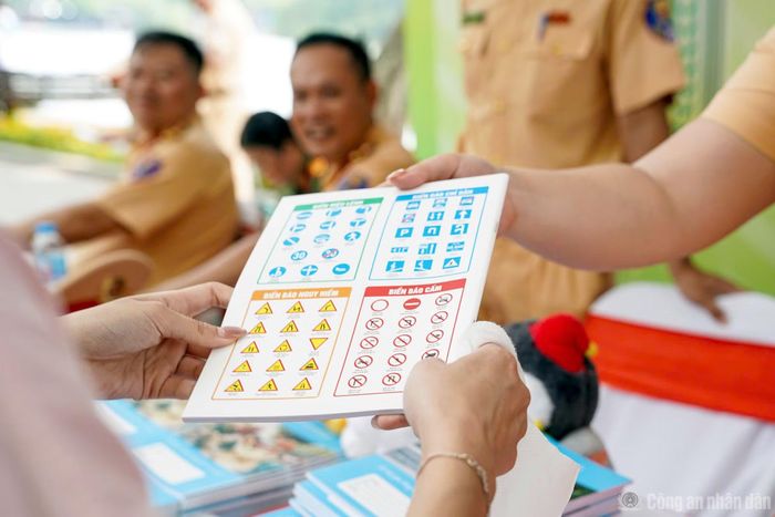 Hoạt động trưng bày và trải nghiệm tại sự kiện góp phần đẩy mạnh công tác tuyên truyền pháp luật, nâng cao ý thức chấp hành giao thông trong Nhân dân; đồng thời tăng cường sự gắn kết, gần gũi giữa lực lượng CSGT và cộng đồng, lan tỏa hình ảnh đẹp của người chiến sĩ Công an Thủ đô.