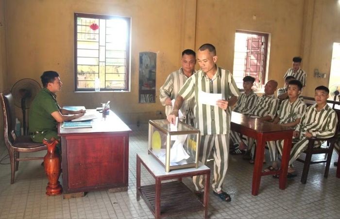Bình xét phạm nhân đủ điều kiện đặc xá 2026 tại Trại tạm giam số 1, Công an tỉnh Thái Nguyên.