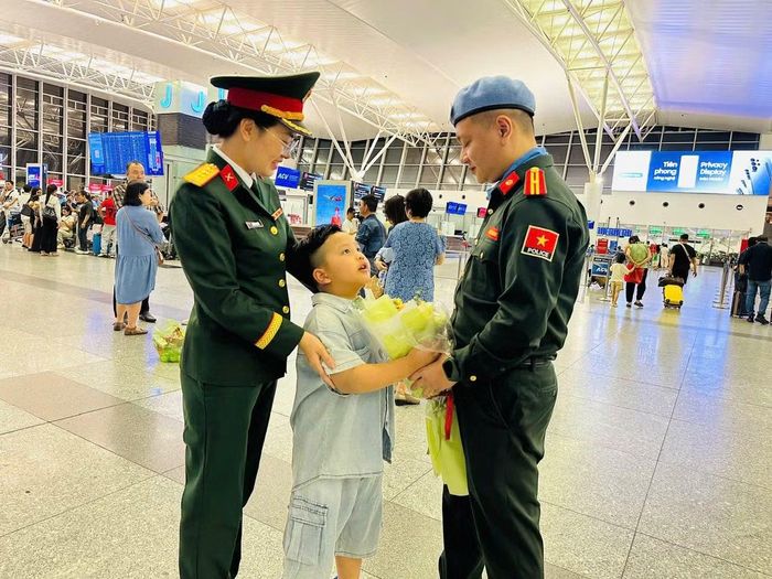  Chị Dương Thị Thùy, vợ của Đại úy Nguyễn Hùng Sơn cùng công tác trong lực lượng vũ trang nên thấu hiểu tính chất đặc thù của nhiệm vụ quốc tế. 