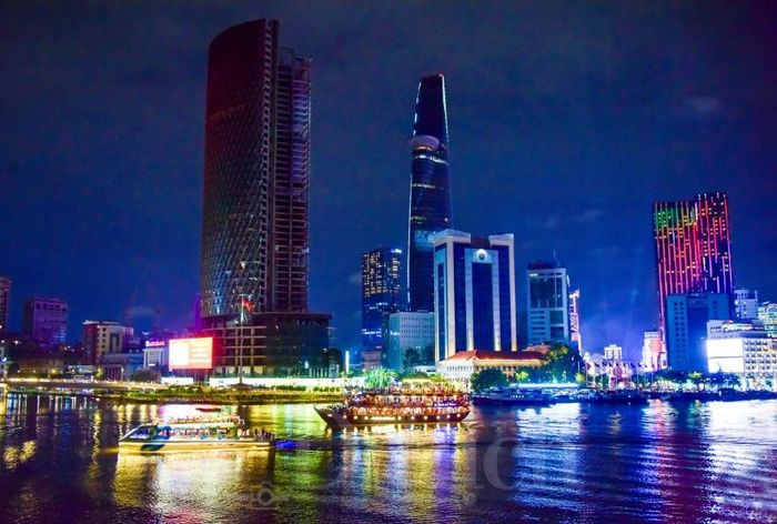 Thành phố kỳ vọng sẽ trở thành trung tâm giải trí và kinh tế đêm hàng đầu châu Á, một đô thị không ngủ đúng nghĩa trong tương lai gần.