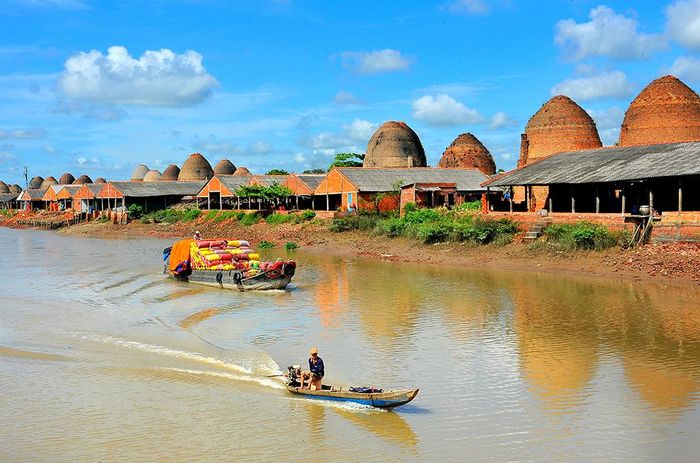 Làng gốm Vĩnh Long.