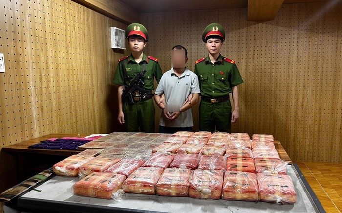 Lực lượng chức năng thu giữ 20 bánh heroin và 30 bánh ma túy tổng hợp. Ảnh: Công an tỉnh Sơn La.