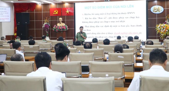 Báo cáo viên tại hội nghị