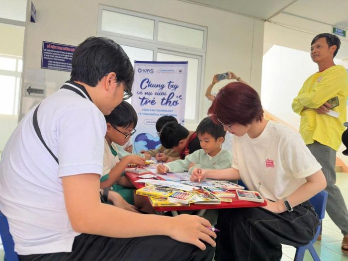Đoàn thăm hỏi, động viên, trao nhiều phần quà cho các bệnh nhân có hoàn cảnh khó khăn đang điều trị tại Trung tâm Y tế khu vực Tuy Đức