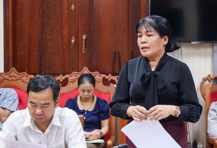  Bà Nguyễn Thụy Phương Hiếu Phó Giám đốc Sở Văn hóa, Thể thao và Du lịch phát biểu trong cuộc họp. 