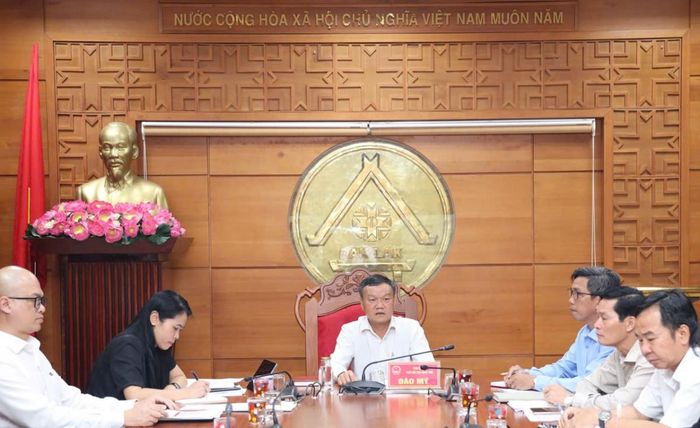  Ông Đào Mỹ - Phó Chủ tịch UBND tỉnh chủ trì cuộc họp.