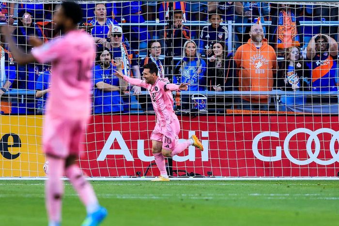 Messi sẽ trở thành cầu thủ Argentina đầu tiên đeo băng đội trưởng ở bốn kỳ World Cup. (Nguồn: Reuters)