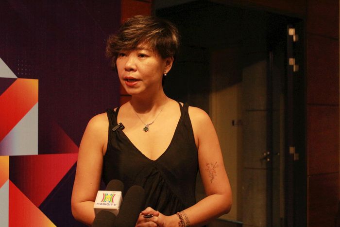 Bà Bùi Thị Thanh Hương, Tổng Biên tập Tạp chí Kiến trúc, Hội Kiến trúc sư Việt Nam trao đổi với phóng viên. Ảnh: Vi Giáng