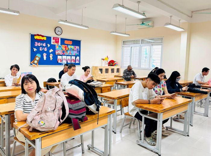 Khu vực phòng chờ được bố trí dành cho phụ huynh. Ảnh: PV
