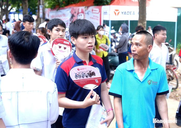 Chiều nay đúng 14h, thí sinh bước vào làm bài thi Ngoại ngữ với thời gian 60 phút.