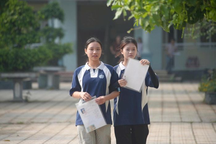 Thí sinh Hà Nội hoàn thành bài thi môn tiếng Anh - kỳ thi lớp 10. Ảnh: Phạm Hùng