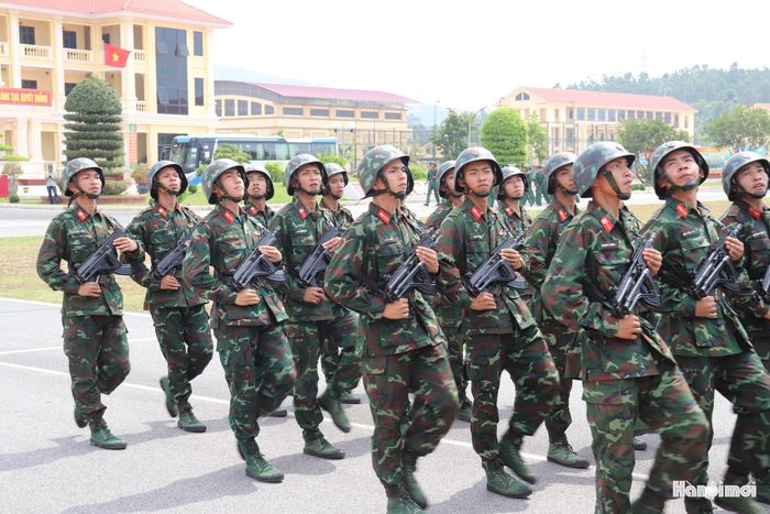 Chiến sĩ Trung đoàn 165 tích cực tham gia huấn luyện, sẵn sàng hoàn thành tốt mọi nhiệm vụ được giao. Ảnh: Tuấn Điệp