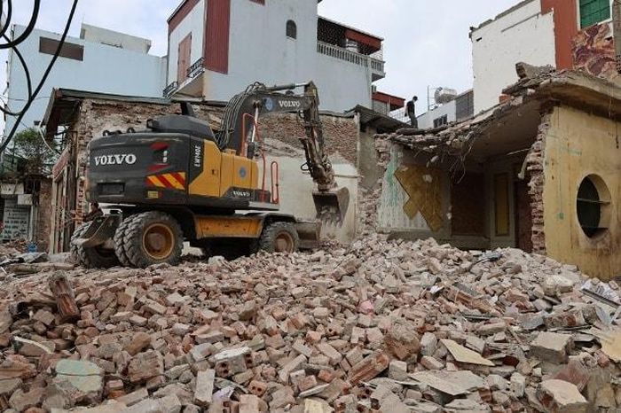 Theo thống kê đến ngày 20-5-2026, đã có gần 300 hộ dân tại xã Xuân Mai tự nguyện bàn giao mặt bằng; trong đó khoảng 60 hộ hoàn thành tự tháo dỡ công trình. Ảnh: PV