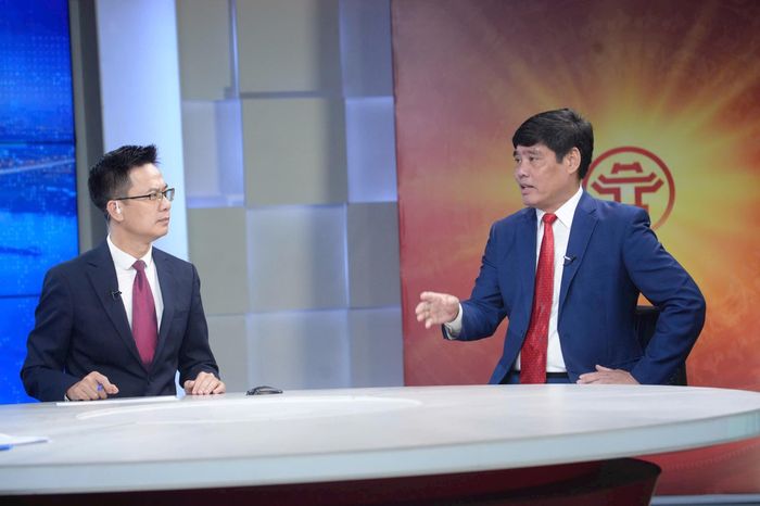 PGS.TS Lê Văn Cường, Phó Viện trưởng Viện Xây dựng Đảng (Học viện Chính trị quốc gia Hồ Chí Minh) trao đổi tại Chương trình. Ảnh: Phạm Hùng