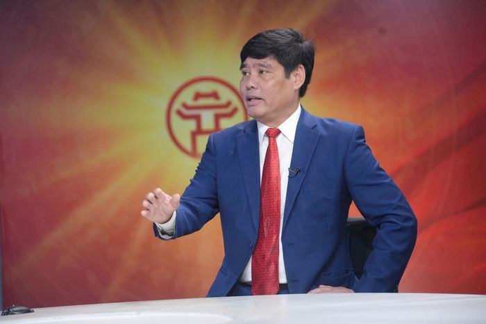 PGS.TS Lê Văn Cường, Phó Viện trưởng Viện Xây dựng Đảng (Học viện Chính trị quốc gia Hồ Chí Minh) trao đổi tại Chương trình. Ảnh: Phạm Hùng